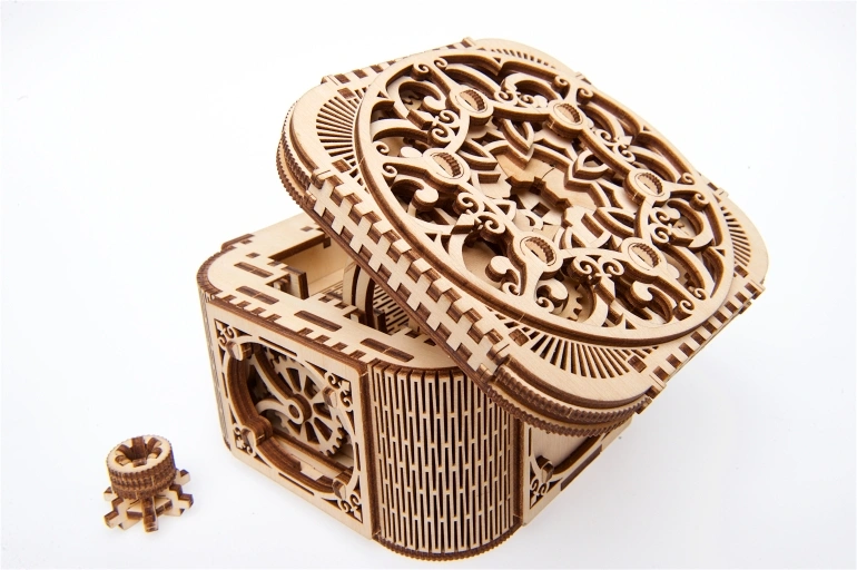 Ugears-Treasure-Box-ugears schatkist, ugears puzzel doos, ugears sieraden doos, ugears schatkist instructies, ugears schatkist montage, ugears 70031, puzzel doos, mysterie doos, ugears puzzel doos, ugea